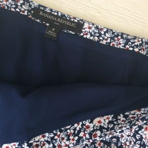Banana Republic Factory Skirts - Banana Republic Floral Mini Banana Republic Factory Skirts - Banana Republic Floral Mini